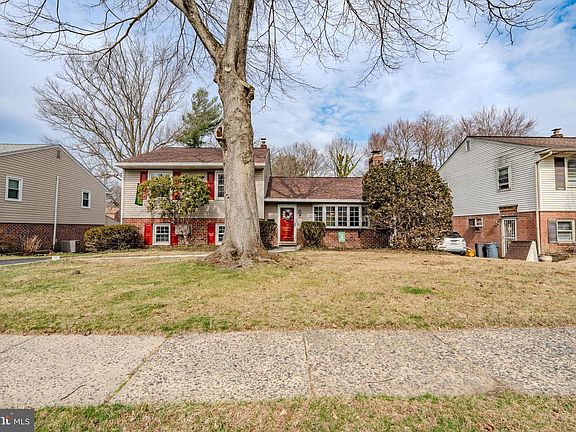 2nd image of 720 Evans Rd