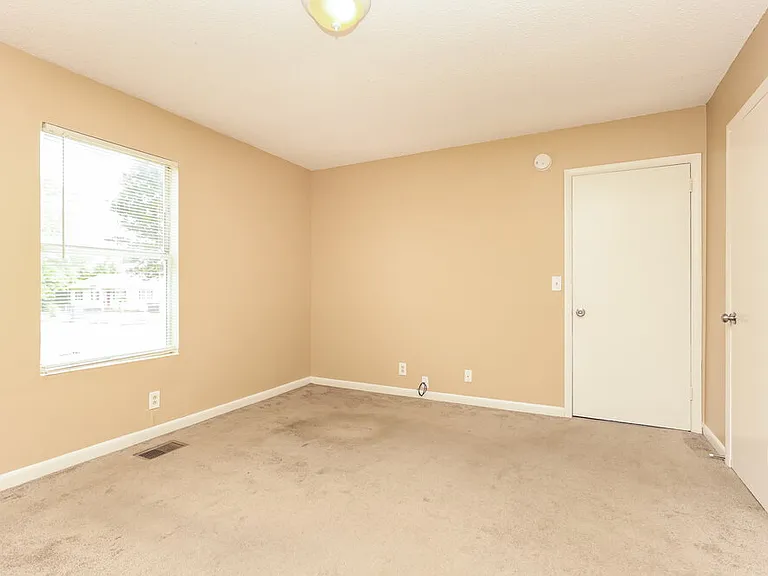 2214 Norman Ave — Photo 12