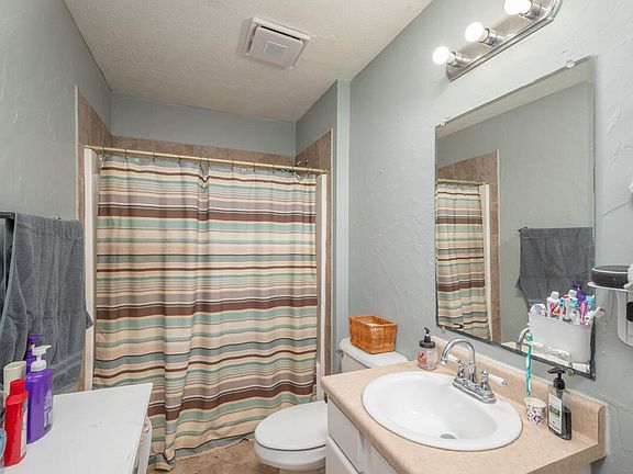 5th image of 75 Asbury Dr