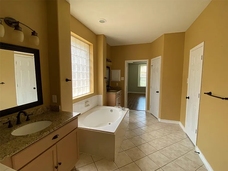 5602 Walkabout Way — Photo 16