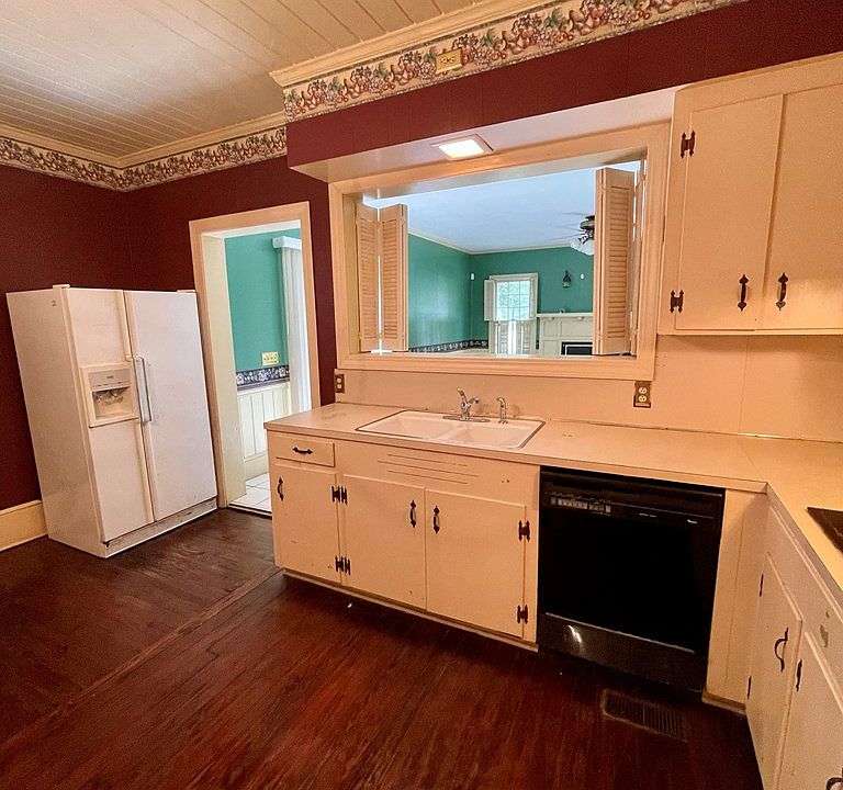 315 Main St, Enigma, GA 31749 Zillow