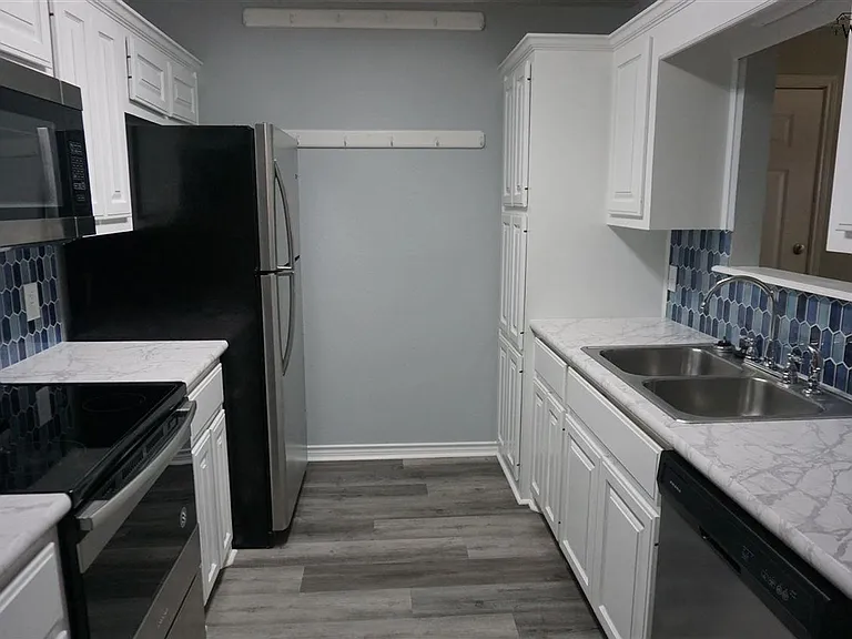 5216 Brookwood Dr — Photo 4