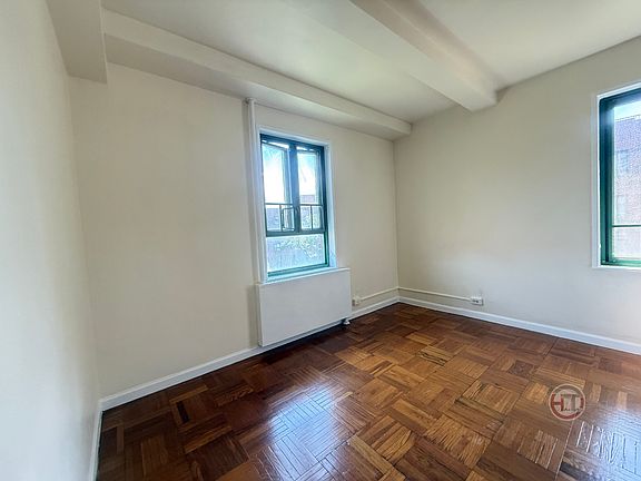 5th image of 1530 Metropolitan Ave APT 6D