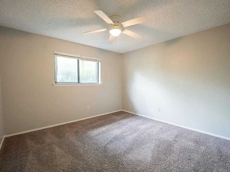 1731 Dynasty Cir — Photo 3
