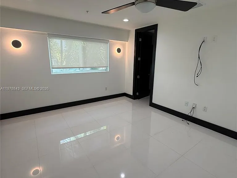 2699 Tigertail Ave #14 — Photo 5