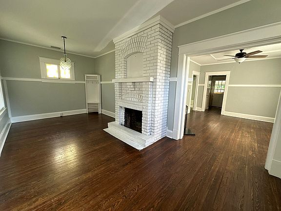 3rd image of 111 E Belmar St