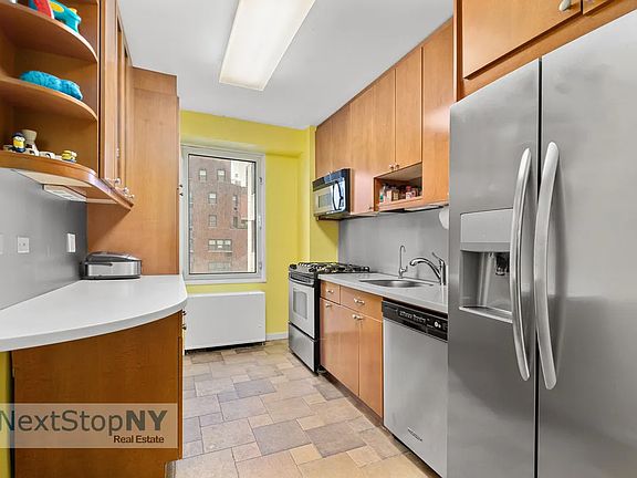 3rd image of 303 E 57th St APT 9J