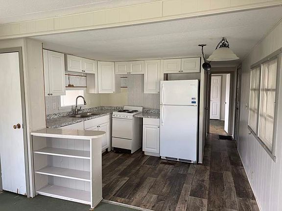 3rd image of 39602 Persimmon Ave #33