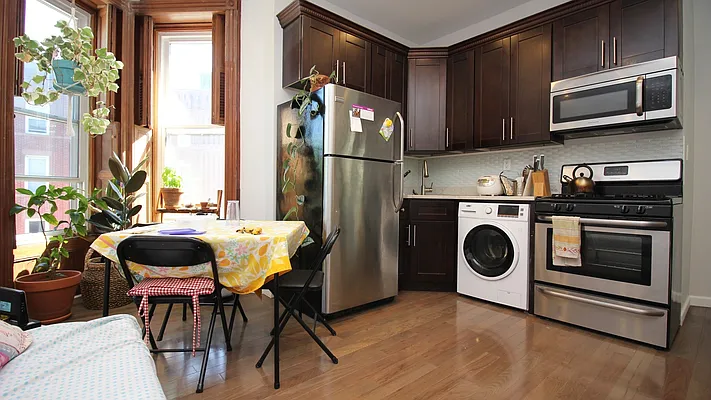 Rented by Nooklyn NYC LLC | media 18