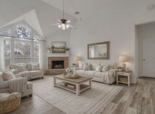 2525 Greenhaven Dr, Burleson, TX 76028