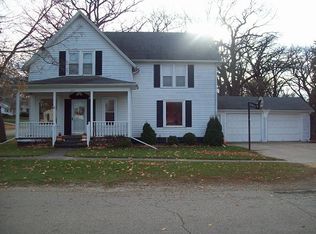 201 W Walnut St, Walnut, IL 61376