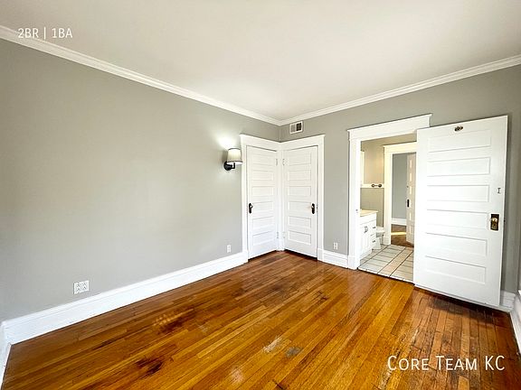 5th image of 3700 Wyandotte St #221-2W