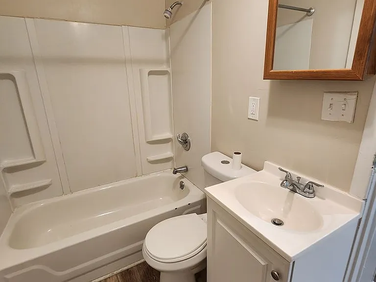 224 Gates Ave — Photo 10
