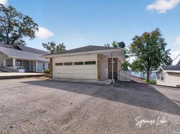 945 E Northshore Dr, Syracuse, IN 46567
