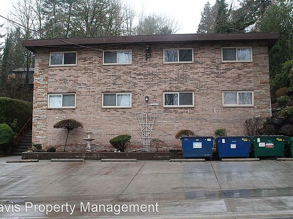 5th image of 10525 24th Ave NE APT 103