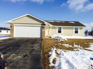321 Winter Rose Cir, Davis Junction, IL 61020