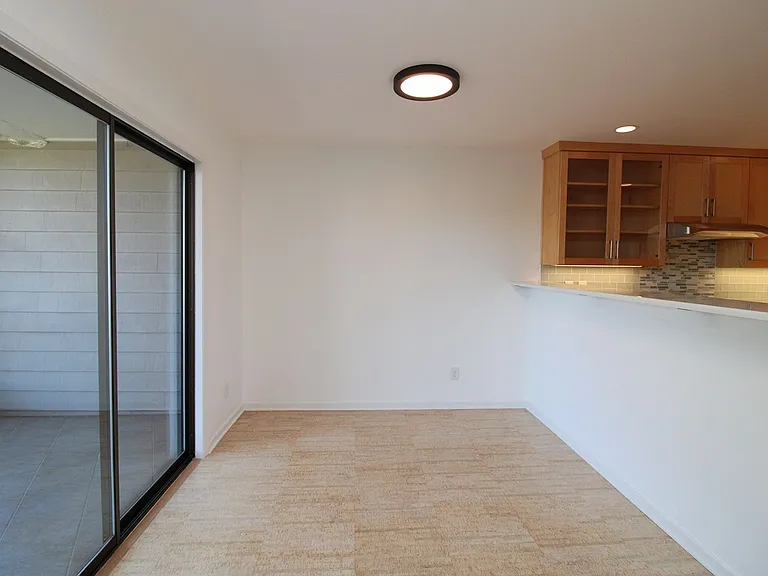 1320 SW Hall St #202 — Photo 10