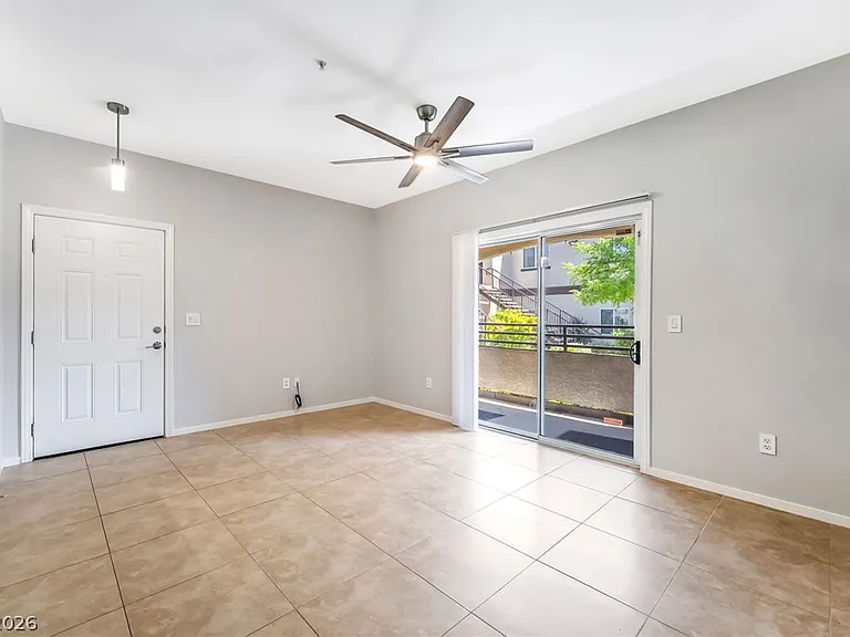 2291 W Horizon Ridge Pkwy #6136 — Photo 6