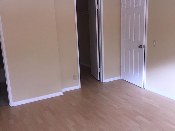 3rd image of 5700 Bates St Unit 2