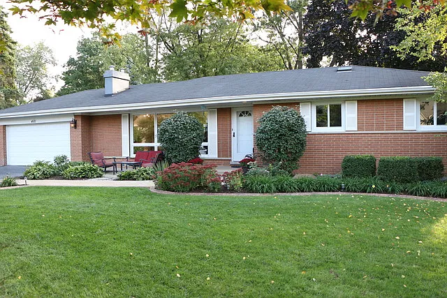 1S481 Fairview Ave photo 1