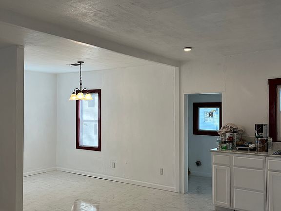 4th image of 1005 7th Ave #79015