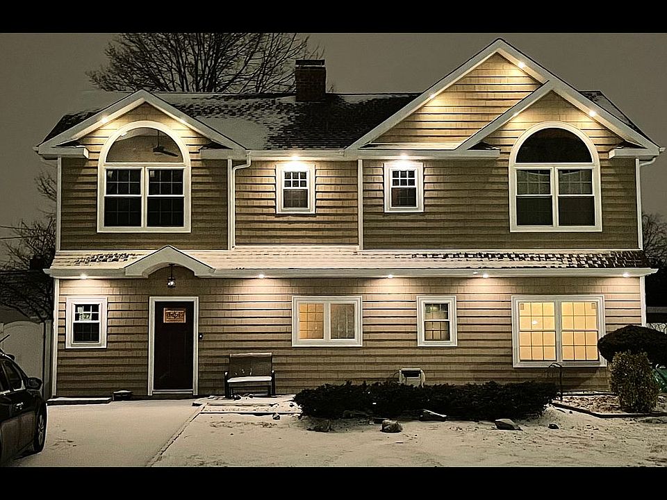1st image of 327 Duck Pond Dr S