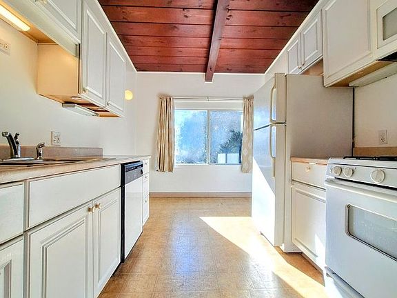 2nd image of 90 Gladys Ave