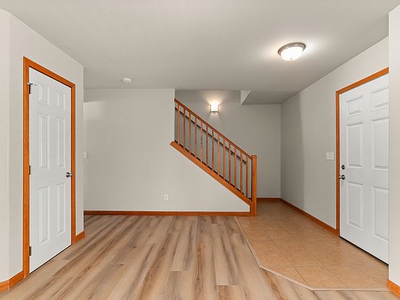 5th image of 1613 E Beacon Ln