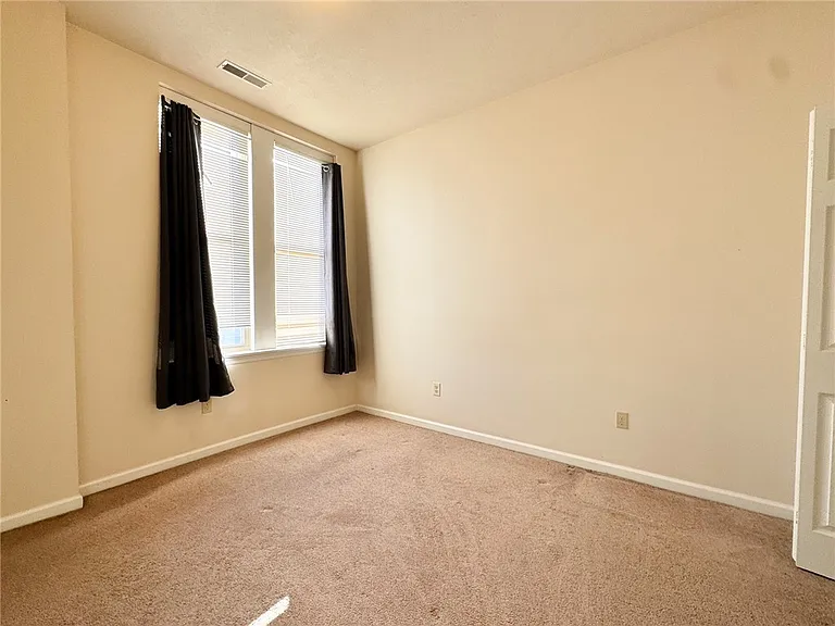 137 N Main St #D — Photo 7