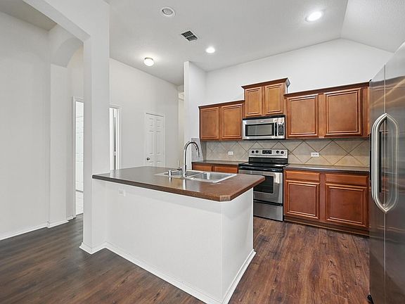 3rd image of 9161 Brook Hill Ln