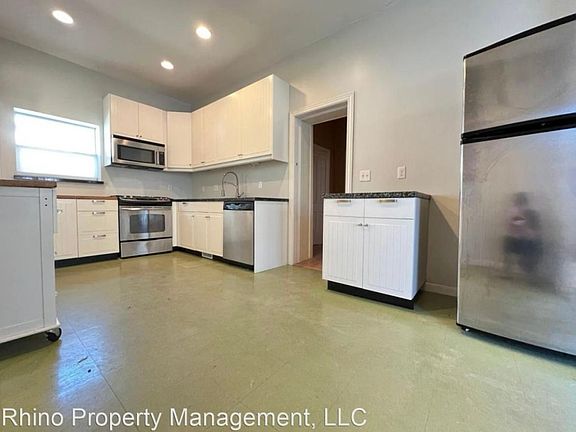 5th image of 315 E 2nd Ave