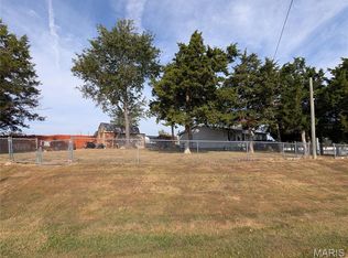 4050 Crest Dr, House Springs, MO 63051