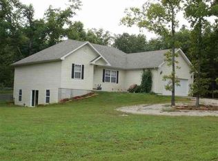 23130 Regal Dr, Lebanon, MO 65536