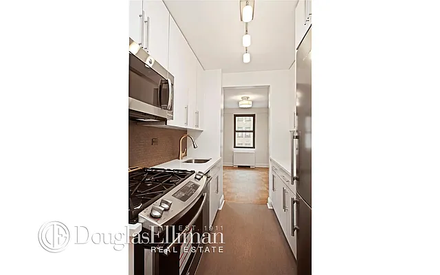 Sold by Douglas Elliman | media 16