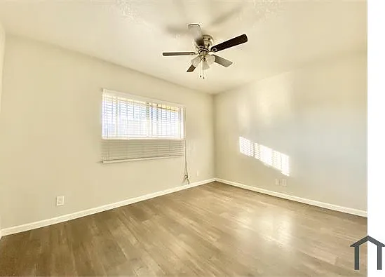 1552 E 32nd St #3 — Photo 8