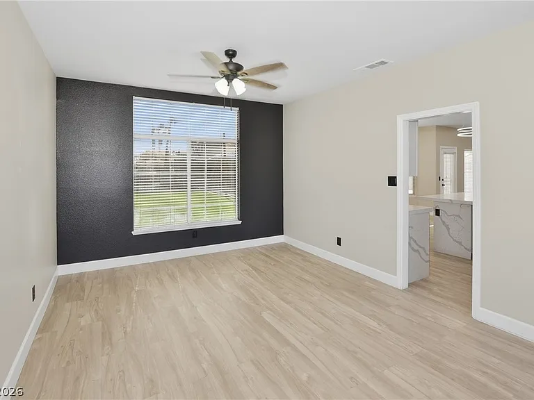 747 Canyon Crest Dr — Photo 5