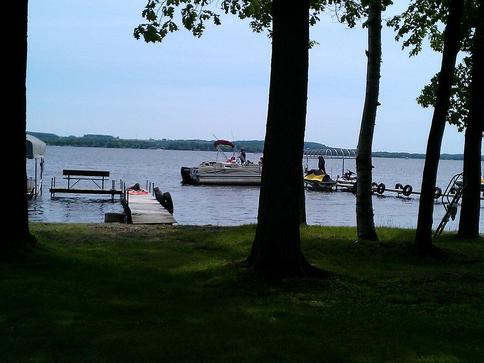 2nd image of W5013 Stark Rd