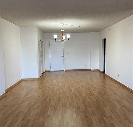 5th image of 90 Edgewater Dr APT 219