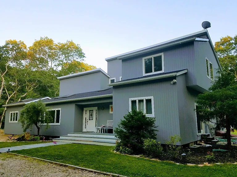 10 Skyes Neck Ct — Photo 1