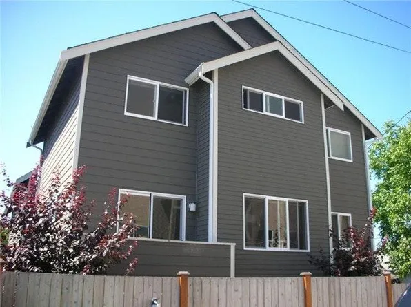 5262 Brooklyn Ave NE, Seattle, WA 98105