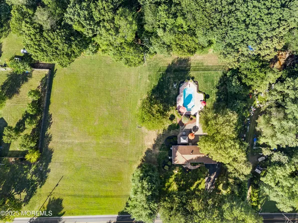 14 Indian Path, Millstone, NJ 08535