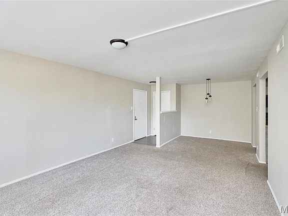 4th image of 7 Fairways Cir APT E