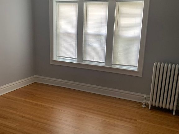 5th image of 3035 N Karlov Ave #1