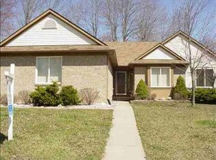 30192 Willow Springs Rd, Flat Rock, MI 48134