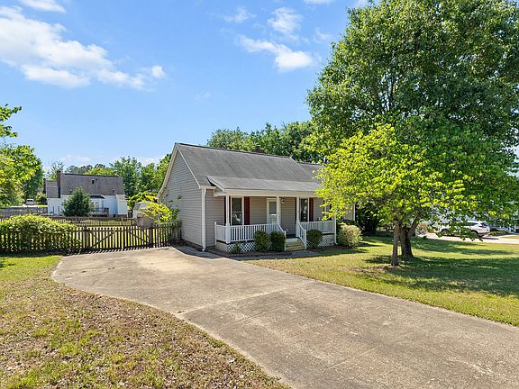 4th image of 1016 Fairlong Rd