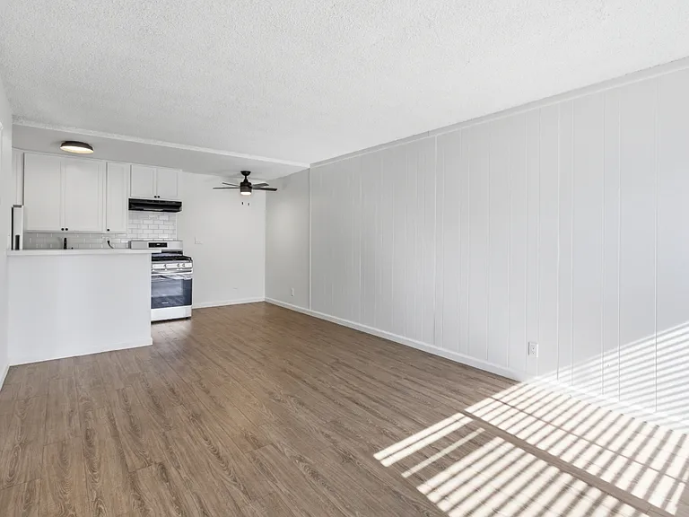 11921 Lakewood Blvd — Photo 16