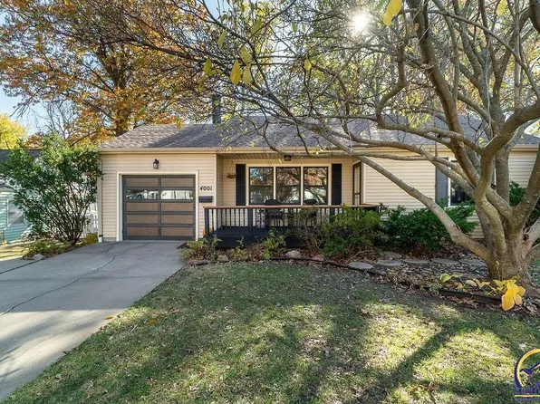 4001 SW Stratford Rd, Topeka, KS 66604