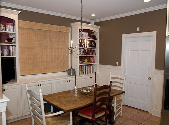 2548 Fairfax breakfast room, walk-in pantry, large laundry, half bath