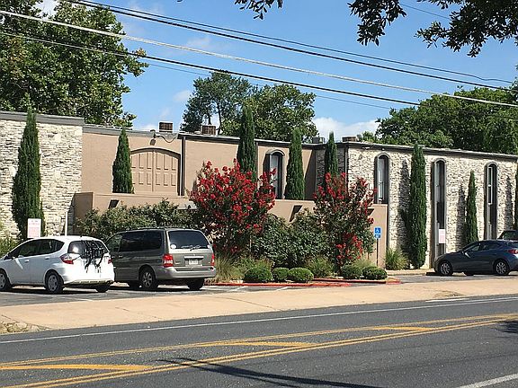 5th image of 5820 Berkman Dr APT 111