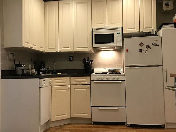 2nd image of 338 E 65th St APT 28